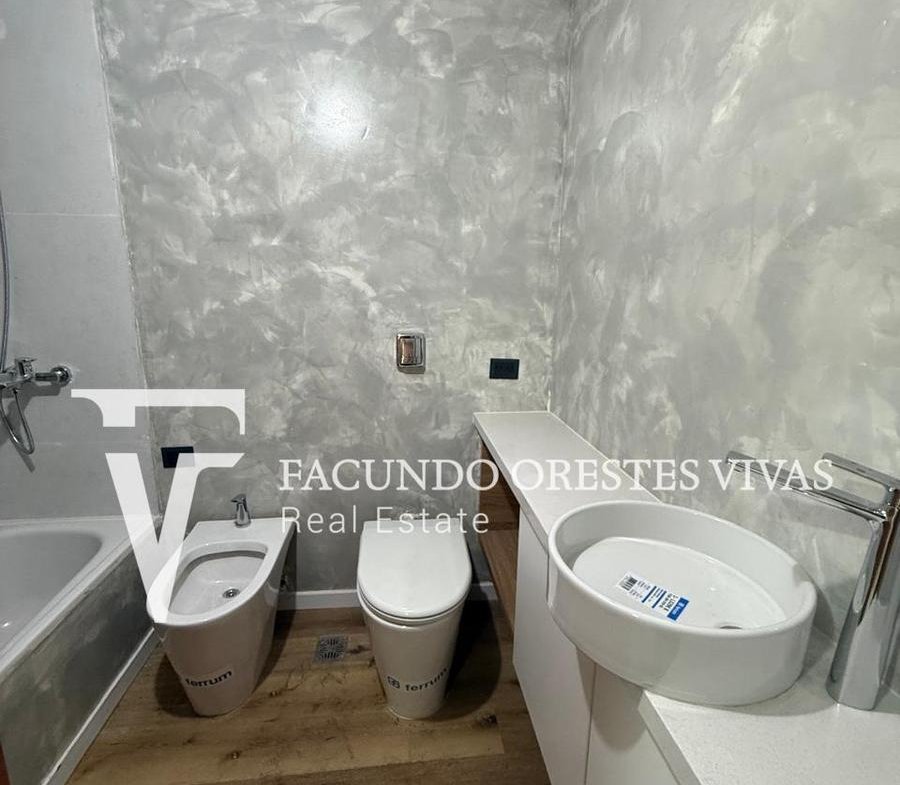 VENTA-DEPARTAMENTO-CUATRO AMBIENTES-PARILLA-BALCON-COCHERA-FRENTE-CATEGORIA-LINIERS