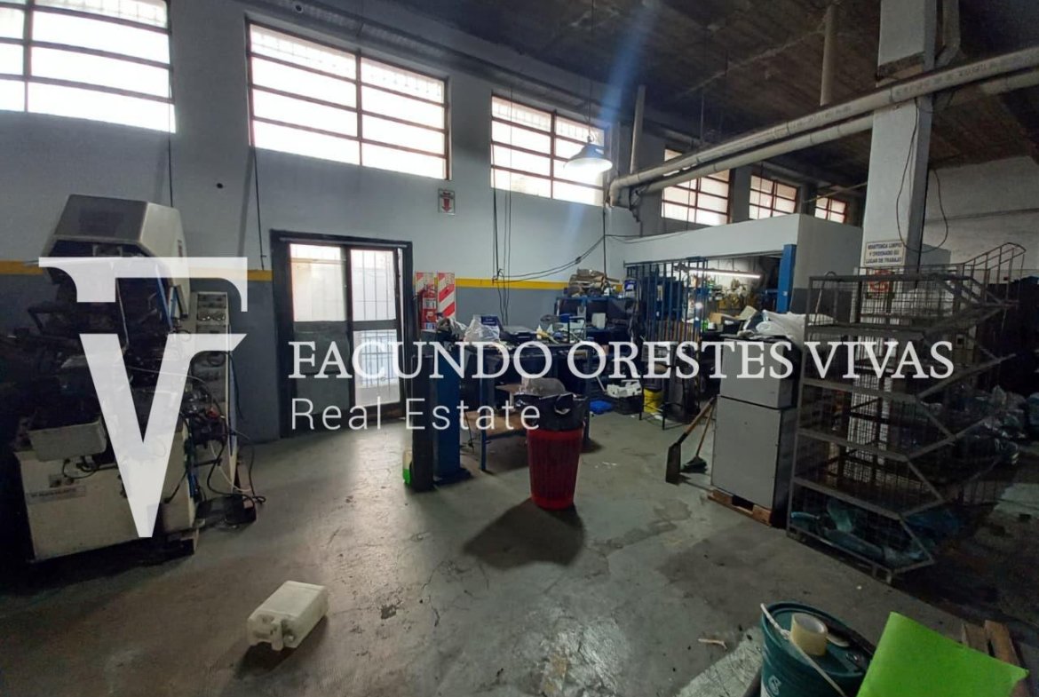 ALQUILER – DÉPOSITO INDUSTRIAL – 1800 M2 -GRUPO ELECTRÓGENO – MADERO