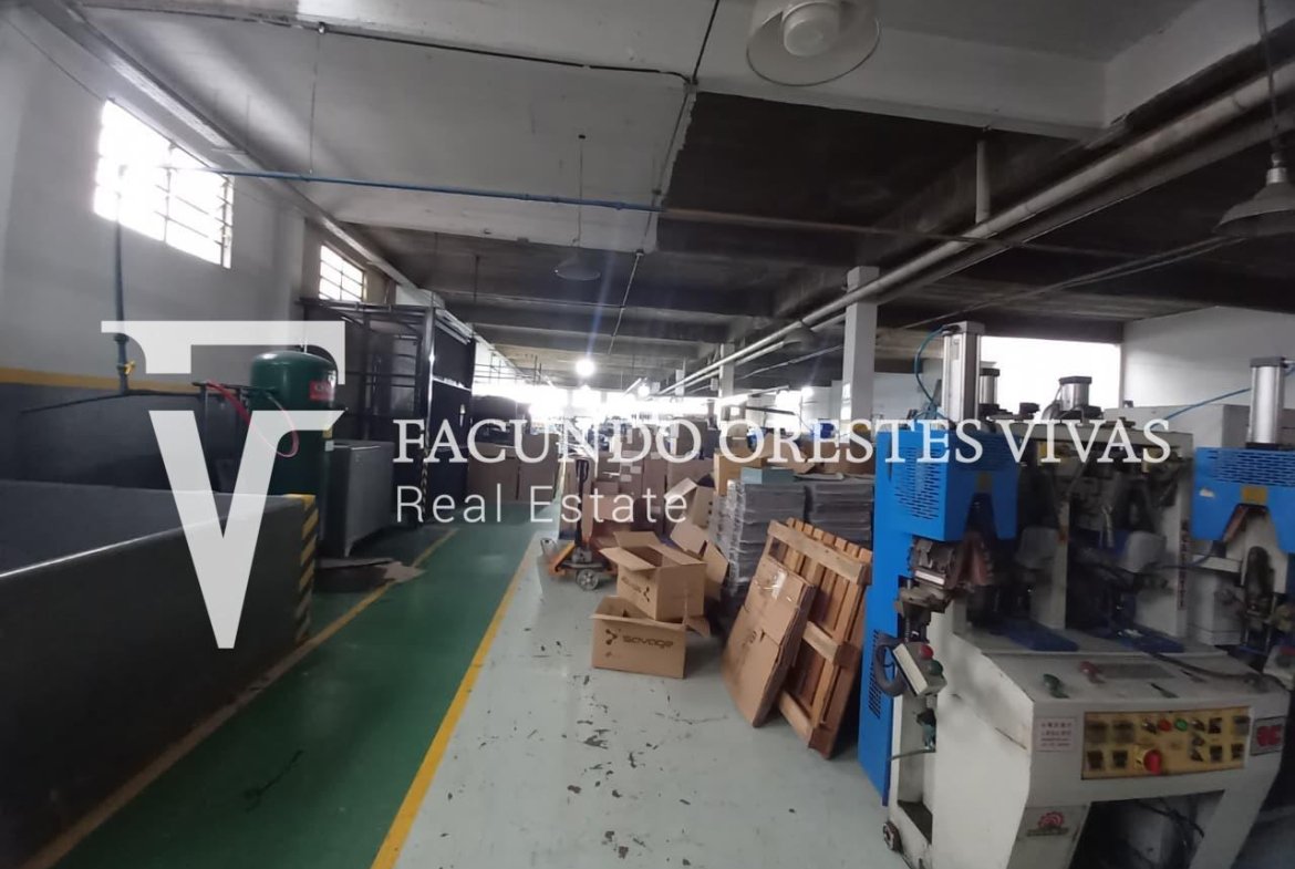 ALQUILER – DÉPOSITO INDUSTRIAL – 1800 M2 -GRUPO ELECTRÓGENO – MADERO