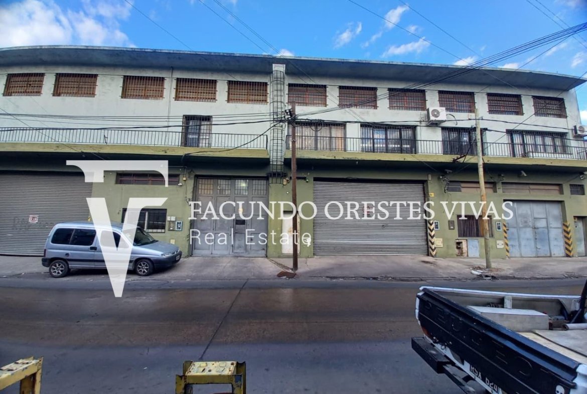 ALQUILER – DÉPOSITO INDUSTRIAL – 1800 M2 -GRUPO ELECTRÓGENO – MADERO