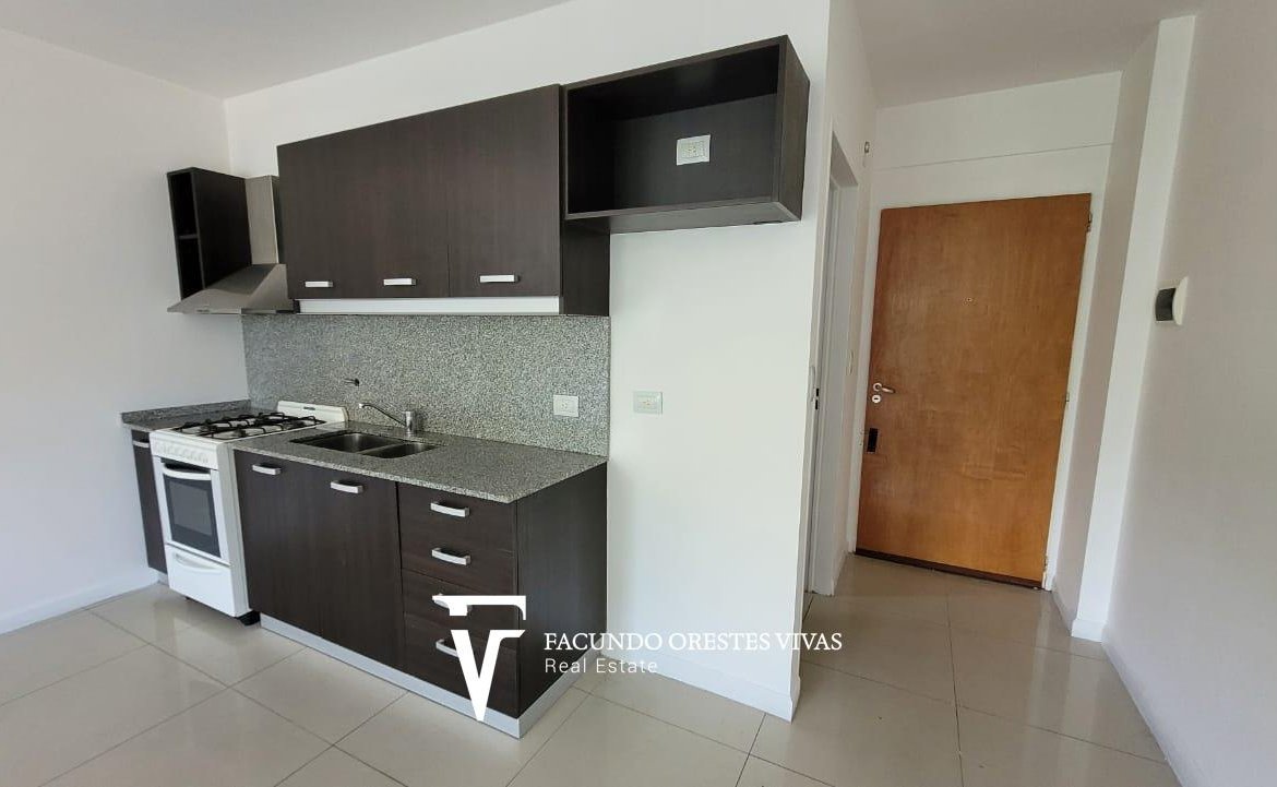 ALQUILER-MONOAMBIENTE-BALCÓN-AIRE ACONDICIONADO-LAUNDRY-COCHERA-DEVOTO