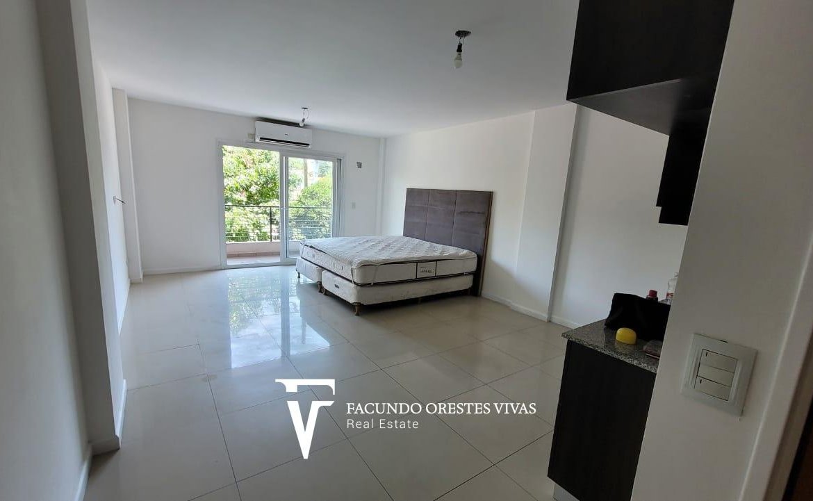 ALQUILER-MONOAMBIENTE-BALCÓN-AIRE ACONDICIONADO-LAUNDRY-COCHERA-DEVOTO