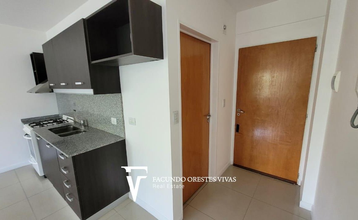 ALQUILER-MONOAMBIENTE-BALCÓN-AIRE ACONDICIONADO-LAUNDRY-COCHERA-DEVOTO