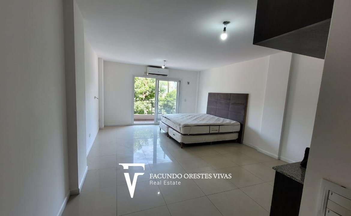 ALQUILER-MONOAMBIENTE-BALCÓN-AIRE ACONDICIONADO-LAUNDRY-COCHERA-DEVOTO