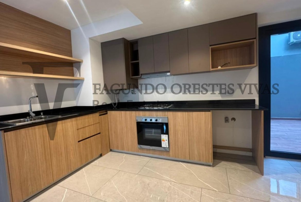 VENTA – DEPARTAMENTO – CUATRO AMBIENTES – CON PATIO – MATADEROS