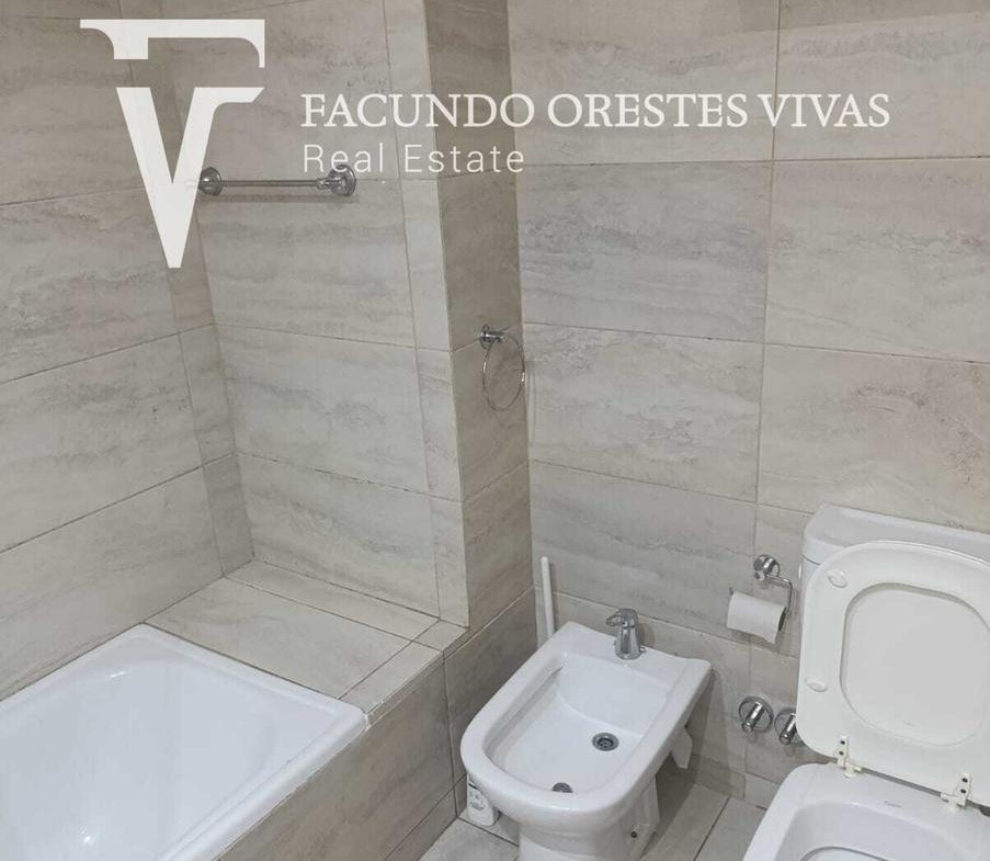 VENTA-DEPARTAMENTO-TRES AMBIENTES-COCHERA-BALCON-HABITACION EN SUITE-VERSALLES