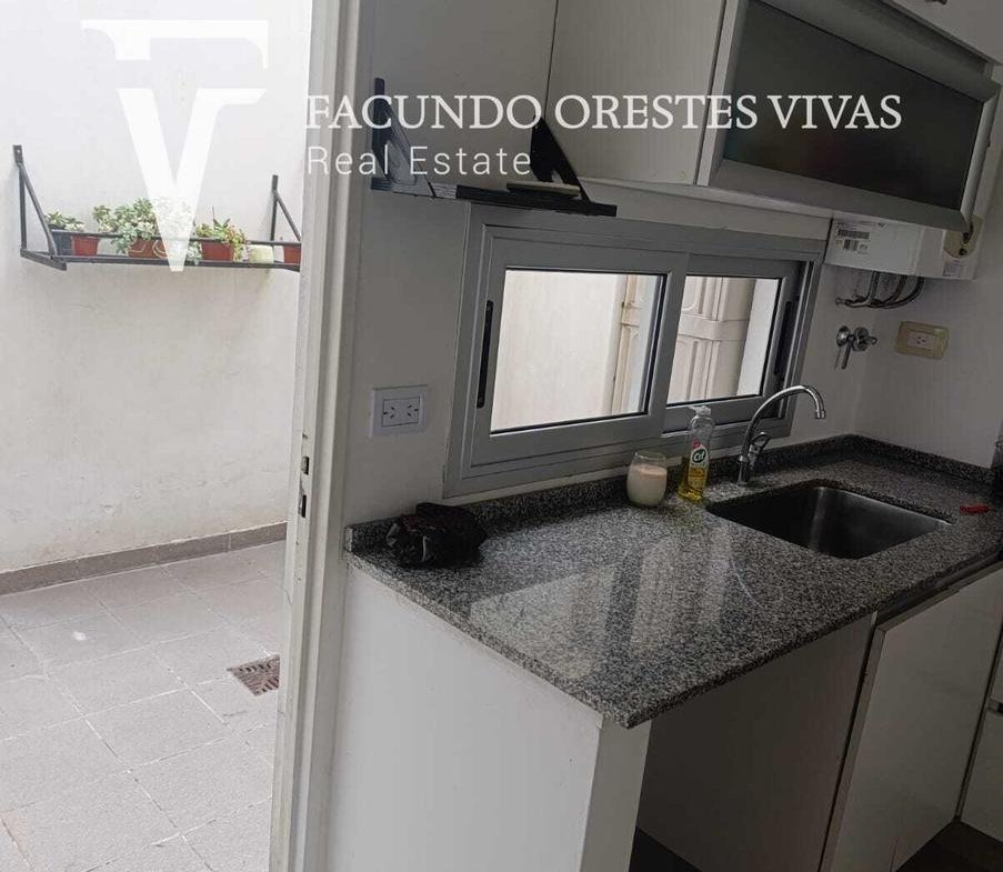 VENTA-DEPARTAMENTO-TRES AMBIENTES-COCHERA-BALCON-HABITACION EN SUITE-VERSALLES