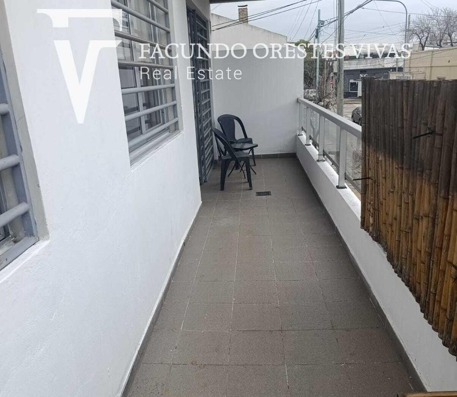 VENTA-DEPARTAMENTO-TRES AMBIENTES-COCHERA-BALCON-HABITACION EN SUITE-VERSALLES