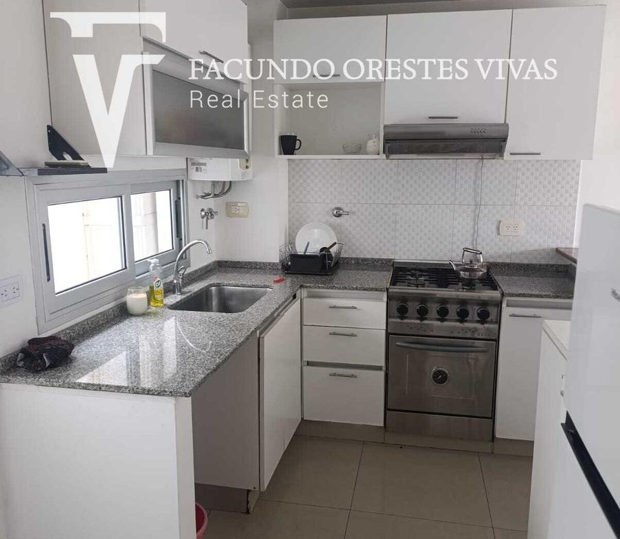 VENTA-DEPARTAMENTO-TRES AMBIENTES-COCHERA-BALCON-HABITACION EN SUITE-VERSALLES