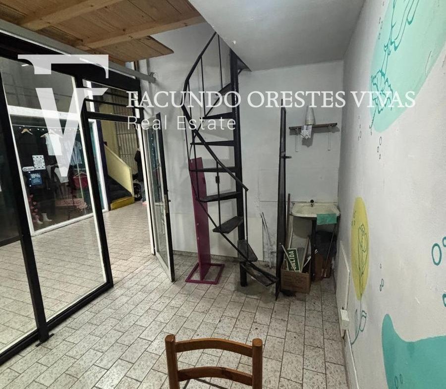 VENTA-LOCAL-DOBLE ALTURA-HABILITADO-VILLA LURO-
