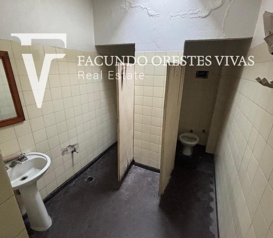 VENTA-LOCAL-DOBLE ALTURA-HABILITADO-VILLA LURO-