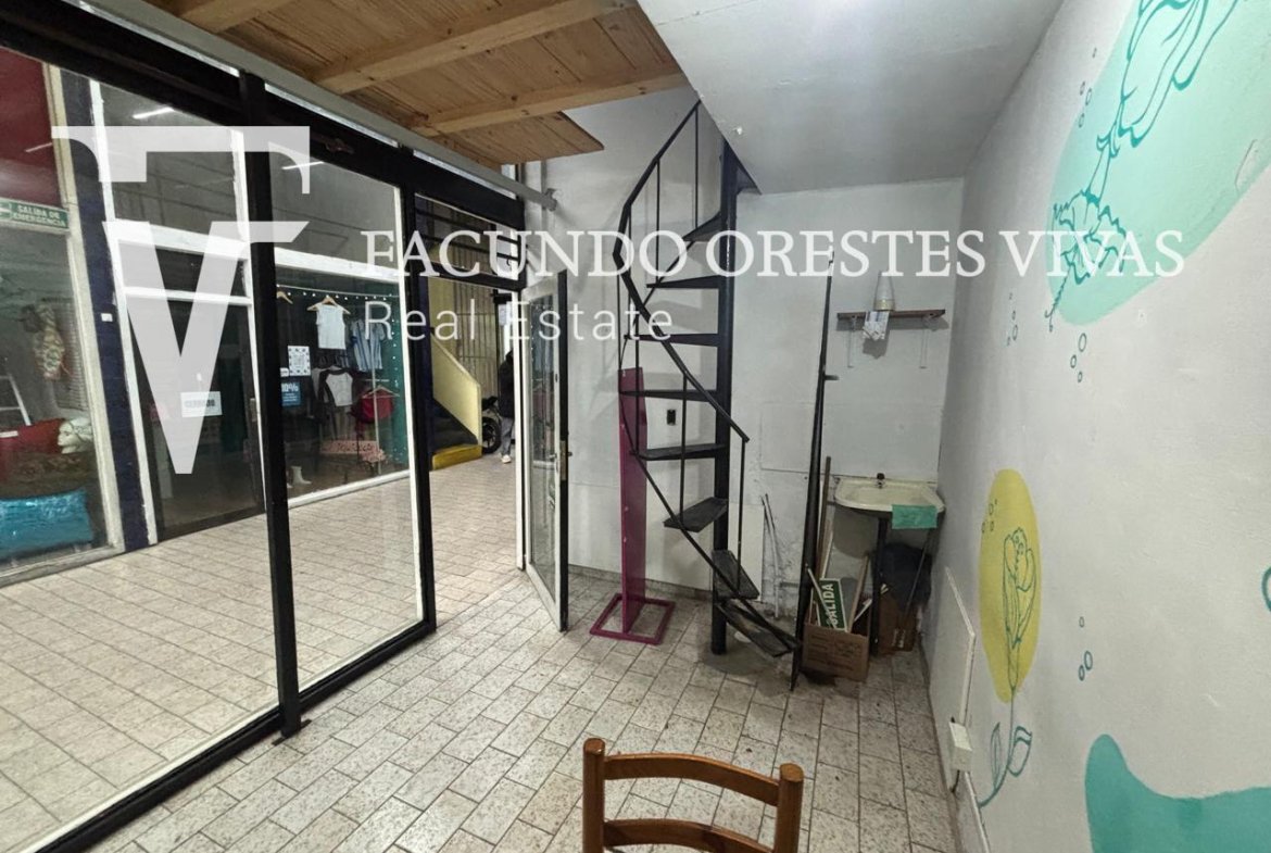 VENTA-LOCAL-DOBLE ALTURA-HABILITADO-VILLA LURO-