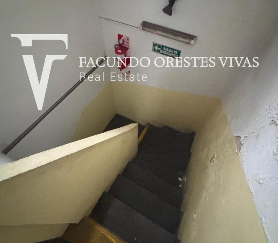 VENTA-LOCAL-DOBLE ALTURA-HABILITADO-VILLA LURO-