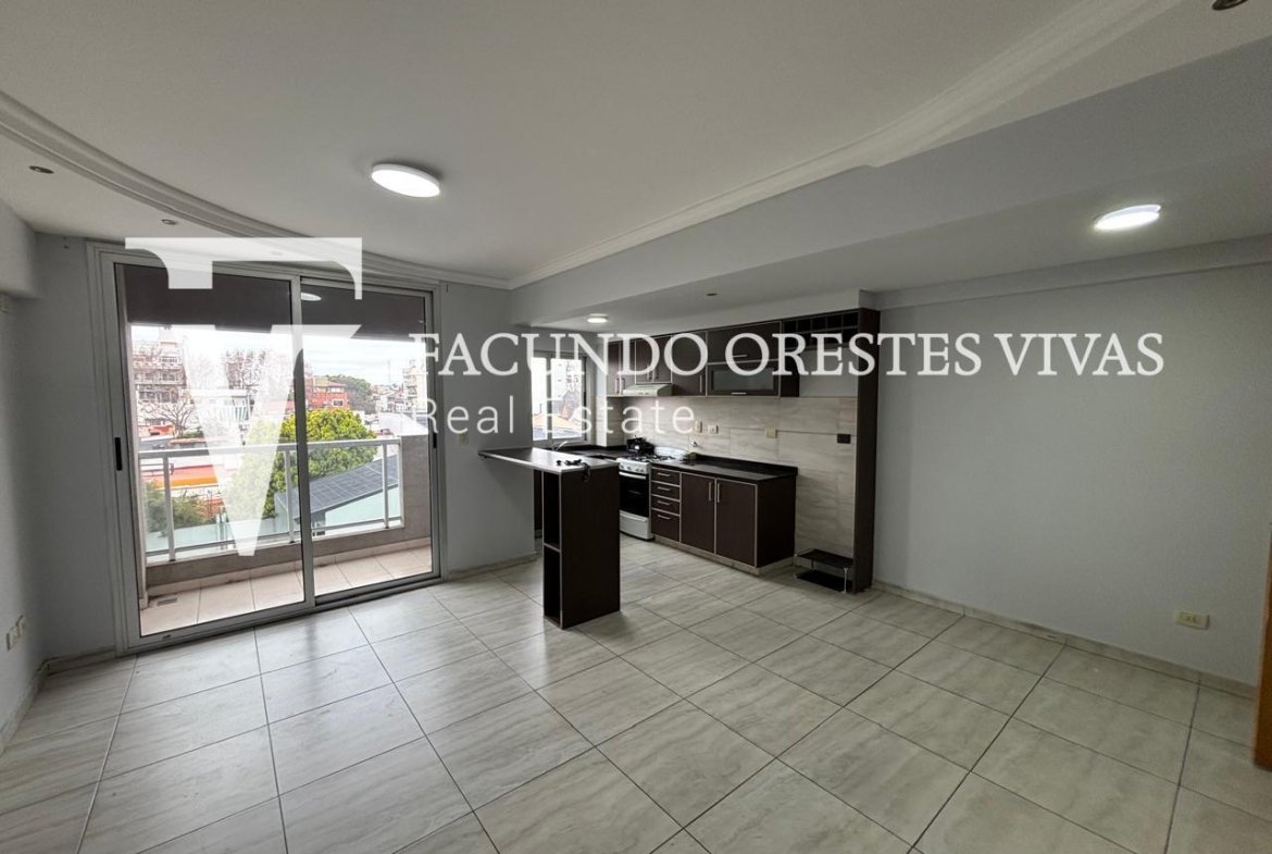 VENTA- DEPARTAMENTO – DOS AMBIENTES – BALCÓN – LINIERS