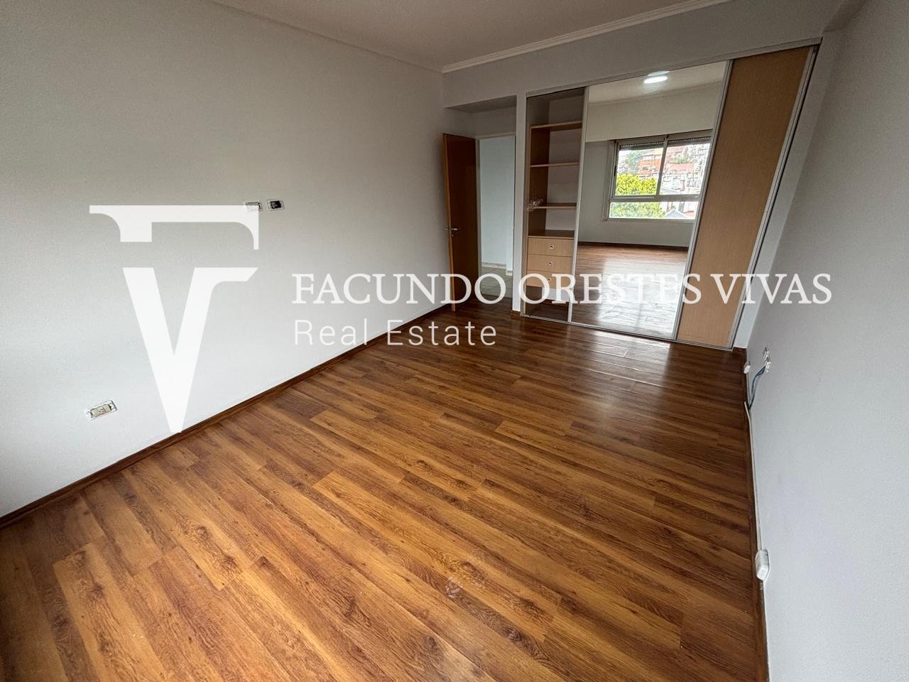 VENTA- DEPARTAMENTO – DOS AMBIENTES – BALCÓN – LINIERS