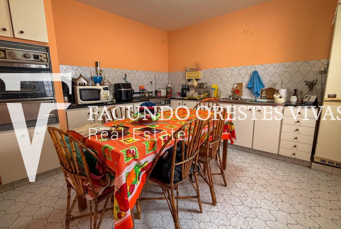 VENTA – CASA EN BLOCK – MULTIFAMILIAR – LOTE – TRES Y CUATRO AMBIENTES – JARDÍN – LOMAS DEL MIRADOR