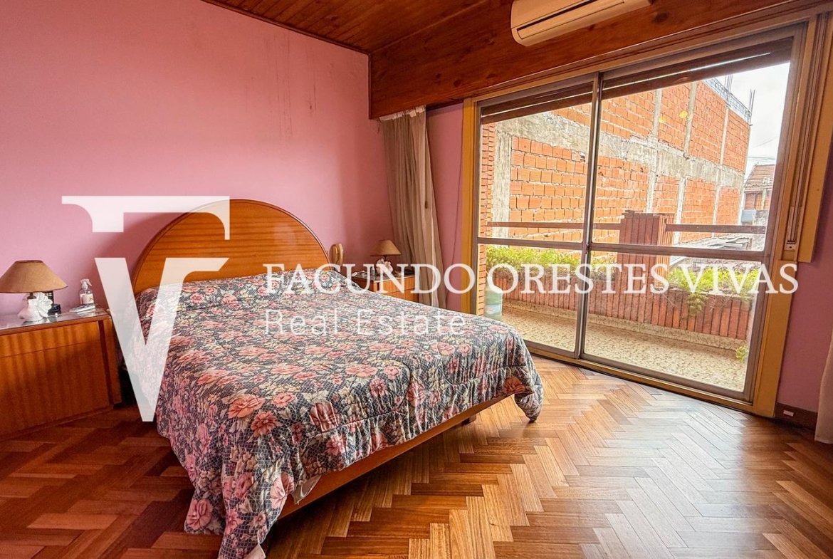 VENTA – CASA EN BLOCK – MULTIFAMILIAR – LOTE – TRES Y CUATRO AMBIENTES – JARDÍN – LOMAS DEL MIRADOR