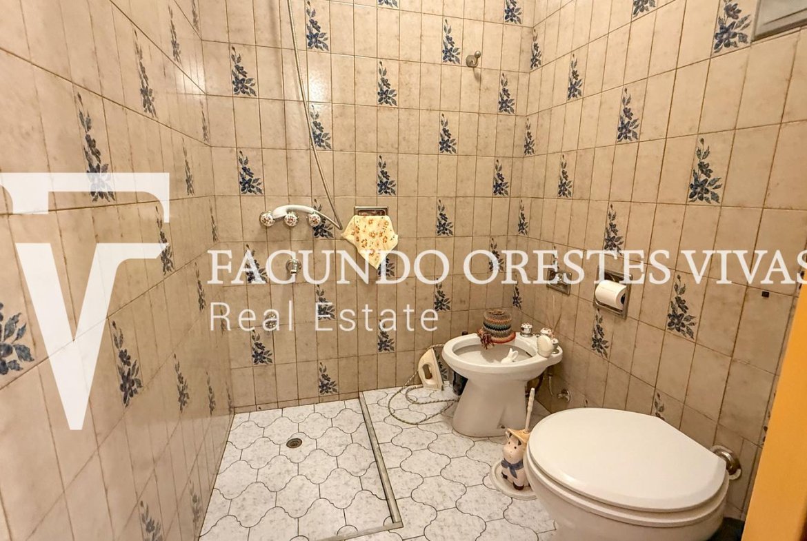 VENTA – CASA EN BLOCK – MULTIFAMILIAR – LOTE – TRES Y CUATRO AMBIENTES – JARDÍN – LOMAS DEL MIRADOR