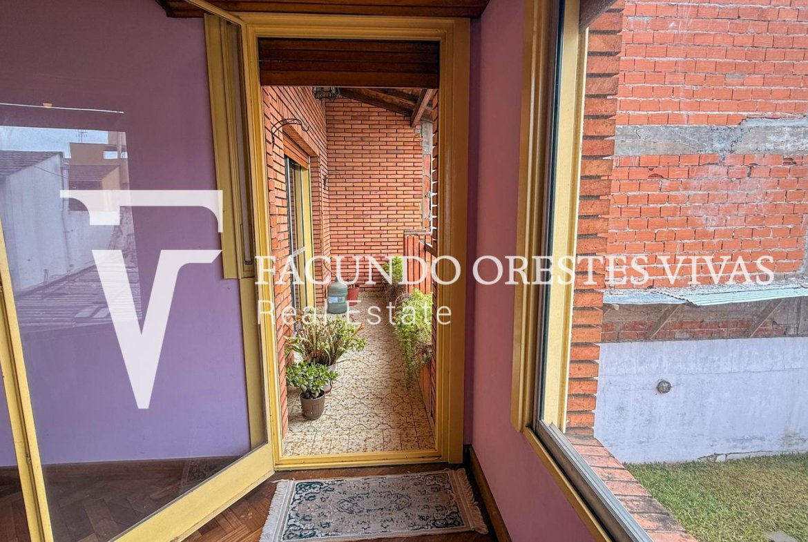 VENTA – CASA EN BLOCK – MULTIFAMILIAR – LOTE – TRES Y CUATRO AMBIENTES – JARDÍN – LOMAS DEL MIRADOR