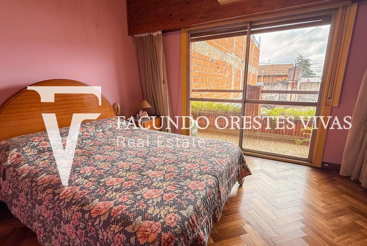 VENTA – CASA EN BLOCK – MULTIFAMILIAR – LOTE – TRES Y CUATRO AMBIENTES – JARDÍN – LOMAS DEL MIRADOR