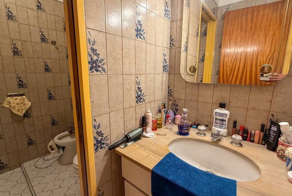 VENTA – CASA EN BOCK – MULTIFAMILIAR – LOTE – TRES Y CUATRO AMBIENTES – JARDÍN – LOMAS DEL MIRADOR