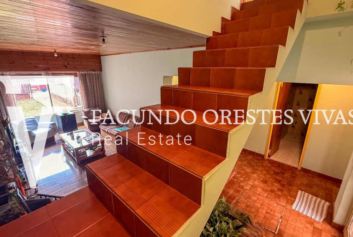 VENTA – CASA EN BLOCK – MULTIFAMILIAR – LOTE – TRES Y CUATRO AMBIENTES – JARDÍN – LOMAS DEL MIRADOR