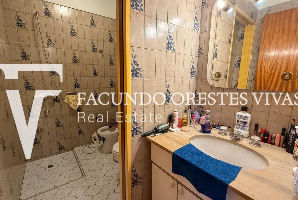 VENTA – CASA EN BLOCK – MULTIFAMILIAR – LOTE – TRES Y CUATRO AMBIENTES – JARDÍN – LOMAS DEL MIRADOR