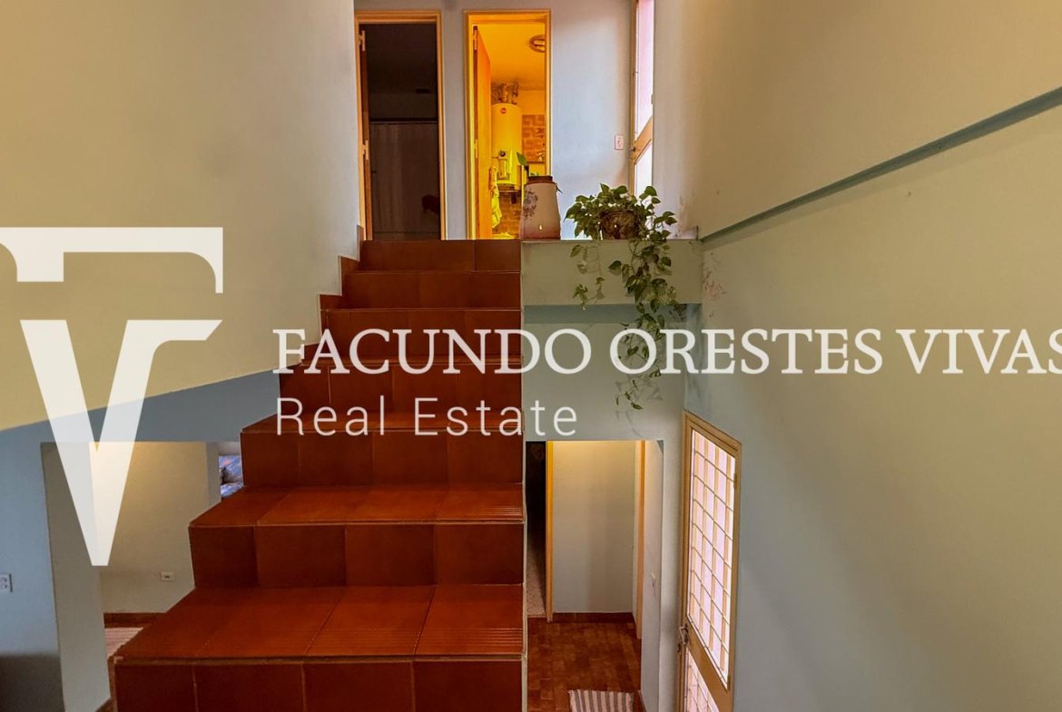 VENTA – CASA EN BLOCK – MULTIFAMILIAR – LOTE – TRES Y CUATRO AMBIENTES – JARDÍN – LOMAS DEL MIRADOR