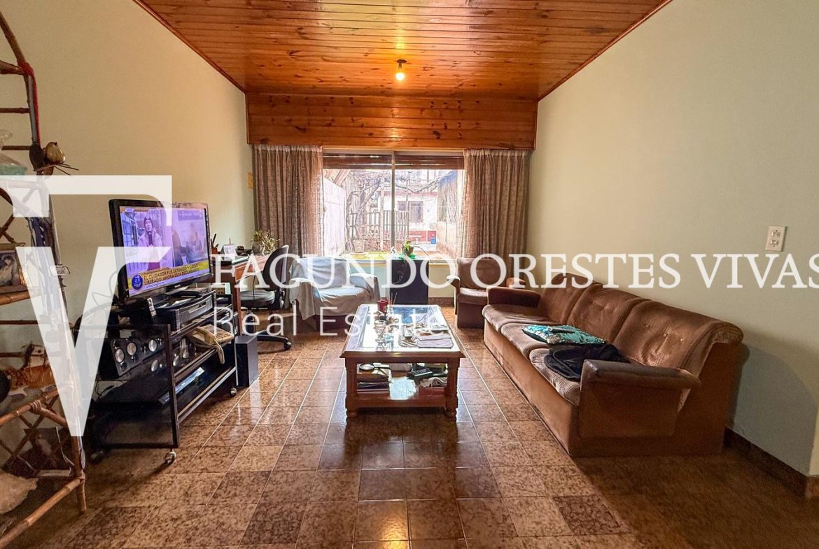 VENTA – CASA EN BLOCK – MULTIFAMILIAR – LOTE – TRES Y CUATRO AMBIENTES – JARDÍN – LOMAS DEL MIRADOR