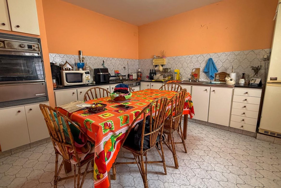 VENTA – CASA EN BOCK – MULTIFAMILIAR – LOTE – TRES Y CUATRO AMBIENTES – JARDÍN – LOMAS DEL MIRADOR