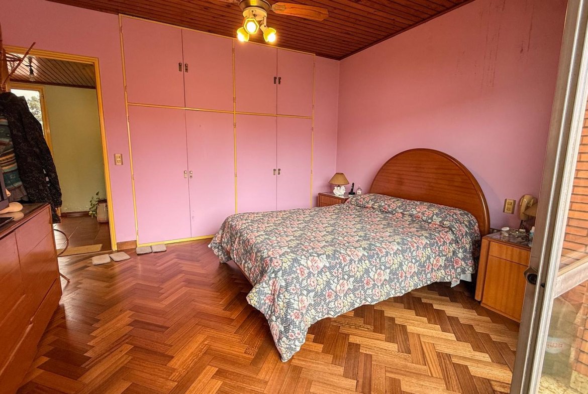 VENTA – CASA EN BOCK – MULTIFAMILIAR – LOTE – TRES Y CUATRO AMBIENTES – JARDÍN – LOMAS DEL MIRADOR