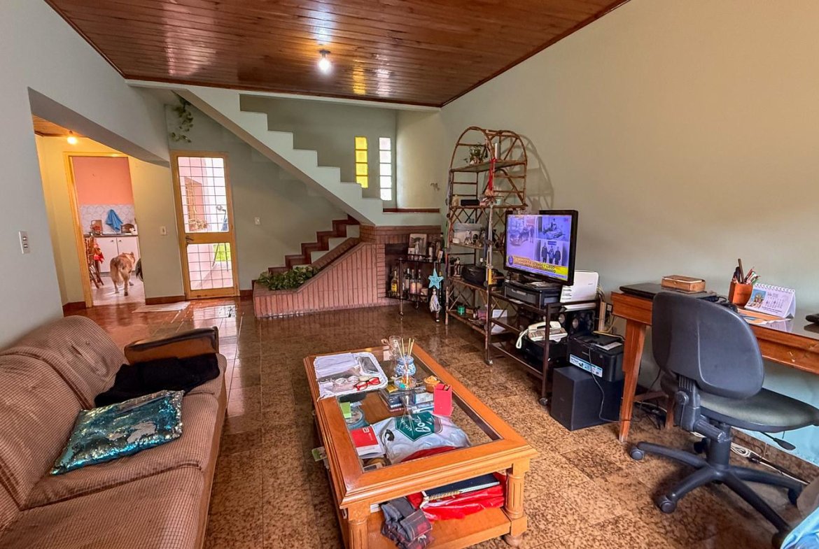 VENTA – CASA EN BOCK – MULTIFAMILIAR – LOTE – TRES Y CUATRO AMBIENTES – JARDÍN – LOMAS DEL MIRADOR