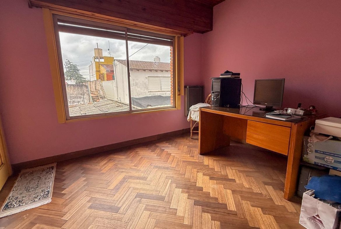 VENTA – CASA EN BOCK – MULTIFAMILIAR – LOTE – TRES Y CUATRO AMBIENTES – JARDÍN – LOMAS DEL MIRADOR