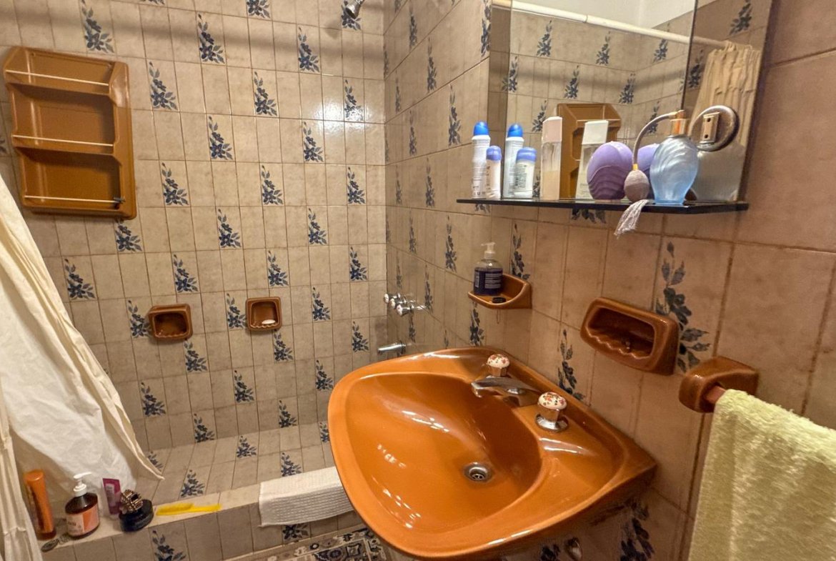 VENTA – CASA EN BOCK – MULTIFAMILIAR – LOTE – TRES Y CUATRO AMBIENTES – JARDÍN – LOMAS DEL MIRADOR