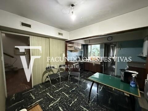 ALQUILER – CASA – LOCAL – IDEAL PARA EMPRENDIMIENTO – CUATRO AMBIENTES – AVENIDA – LINIERS