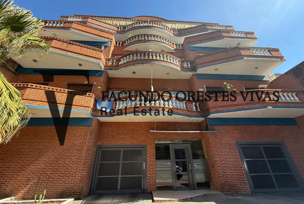 VENTA-DEPARTAMENTO-TRES AMBIENTES-COCHERA-COCHERA DE CORTESÍA-PILETA-LINIERS