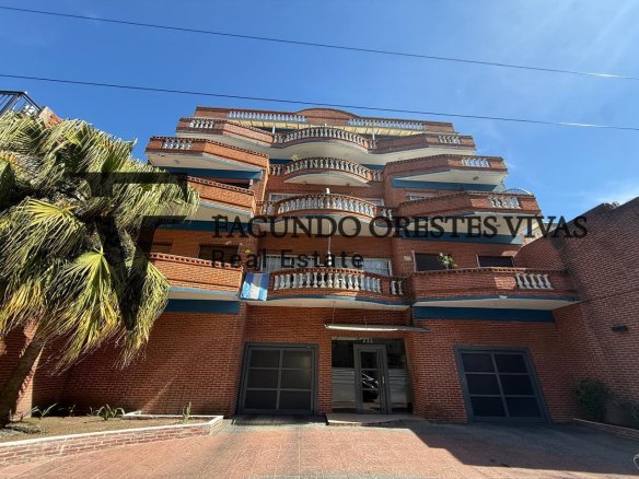 VENTA-DEPARTAMENTO-TRES AMBIENTES-COCHERA-COCHERA DE CORTESÍA-PILETA-LINIERS