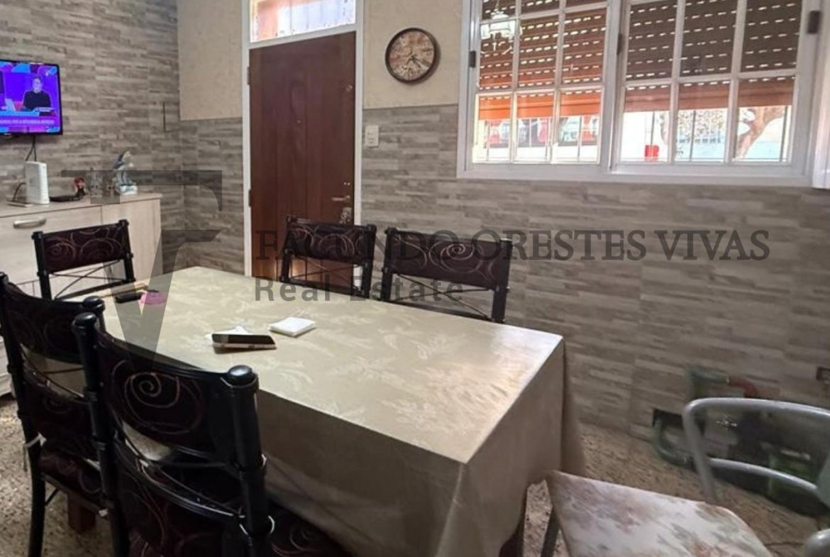 VENTA – CASA MULTIFAMILIAR – CINCO AMBIENTES – LOMAS DEL MIRADOR – COCHERA – PILETA – TERRAZA