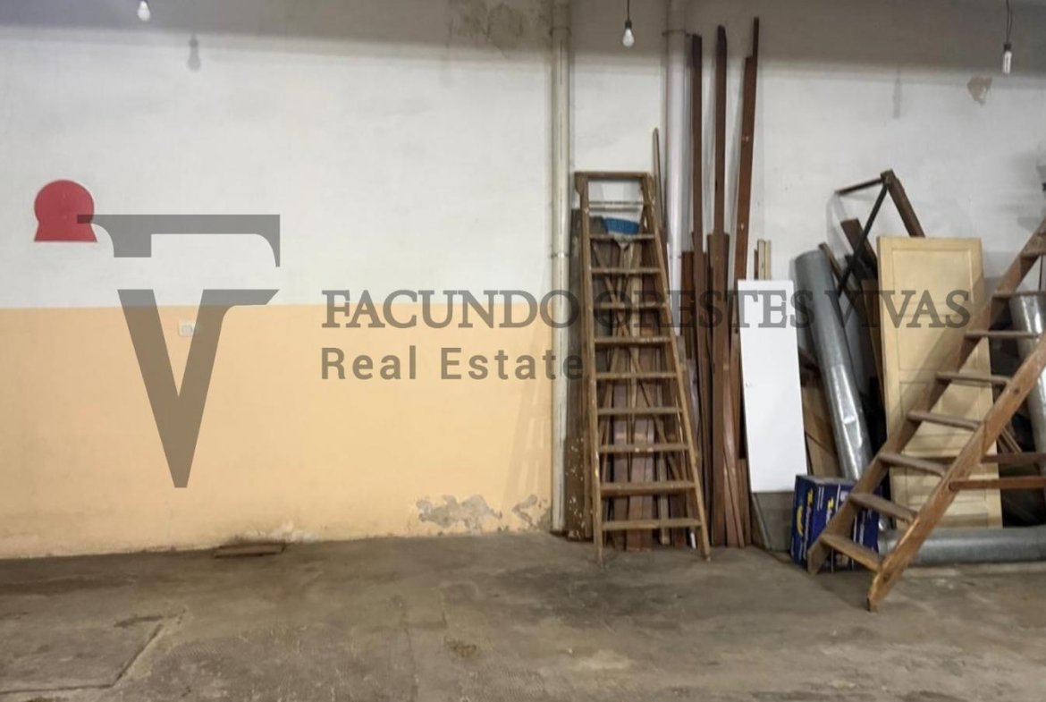 VENTA – CASA MULTIFAMILIAR – CINCO AMBIENTES – LOMAS DEL MIRADOR – COCHERA – PILETA – TERRAZA