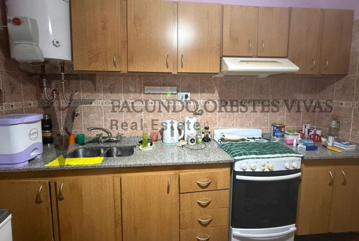 VENTA – CASA MULTIFAMILIAR – CINCO AMBIENTES – LOMAS DEL MIRADOR – COCHERA – PILETA – TERRAZA
