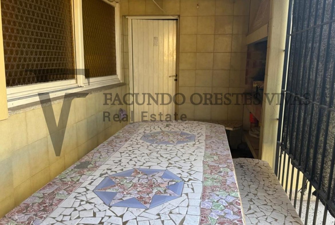 VENTA – CASA MULTIFAMILIAR – CINCO AMBIENTES – LOMAS DEL MIRADOR – COCHERA – PILETA – TERRAZA