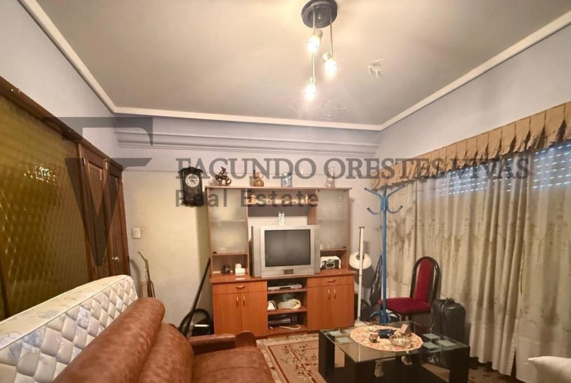 VENTA – CASA MULTIFAMILIAR – CINCO AMBIENTES – LOMAS DEL MIRADOR – COCHERA – PILETA – TERRAZA