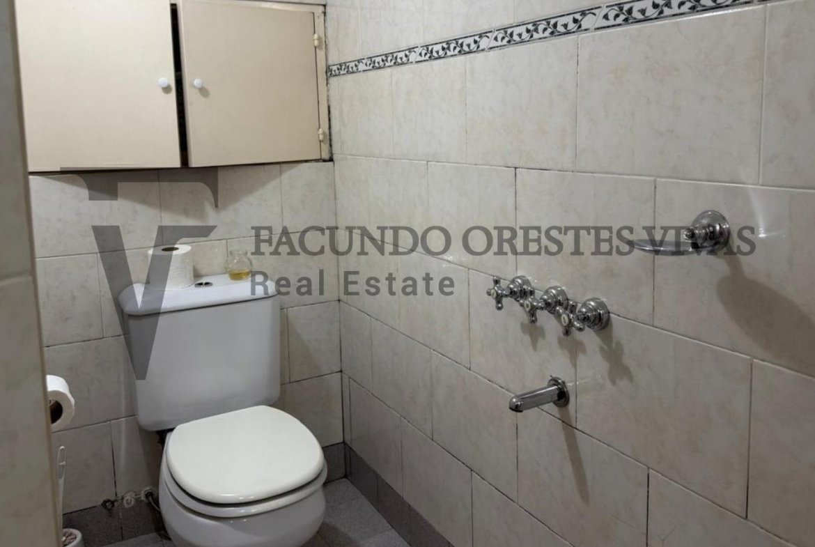 VENTA – CASA MULTIFAMILIAR – CINCO AMBIENTES – LOMAS DEL MIRADOR – COCHERA – PILETA – TERRAZA