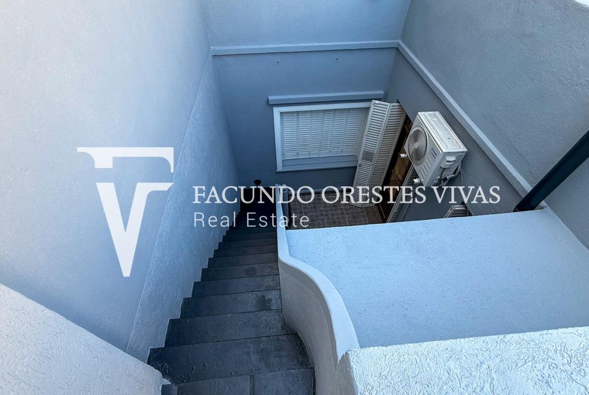 VENTA – CASA – SEIS AMBIENTES – JARDIN- PILETA -COCHERA- TERRAZA- LINIERS