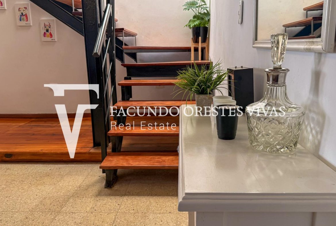 VENTA – CASA – SEIS AMBIENTES – JARDIN- PILETA -COCHERA- TERRAZA- LINIERS