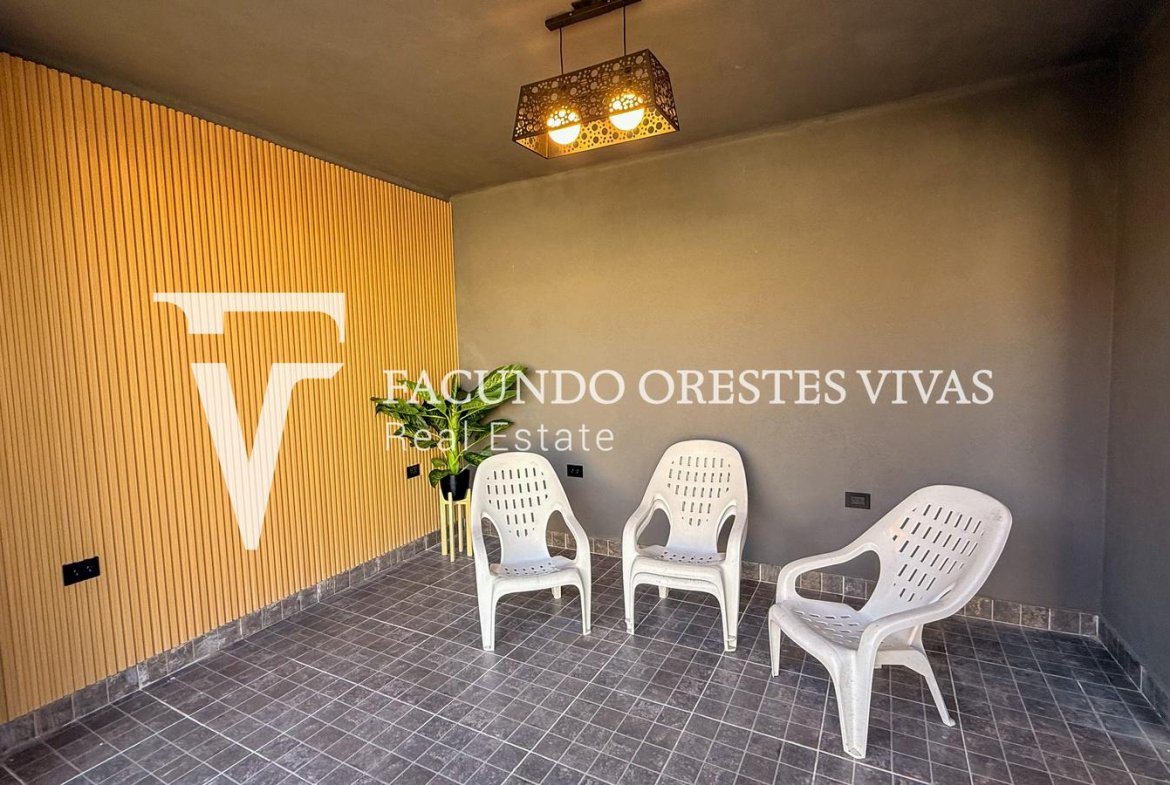 VENTA – CASA – SEIS AMBIENTES – JARDIN- PILETA -COCHERA- TERRAZA- LINIERS