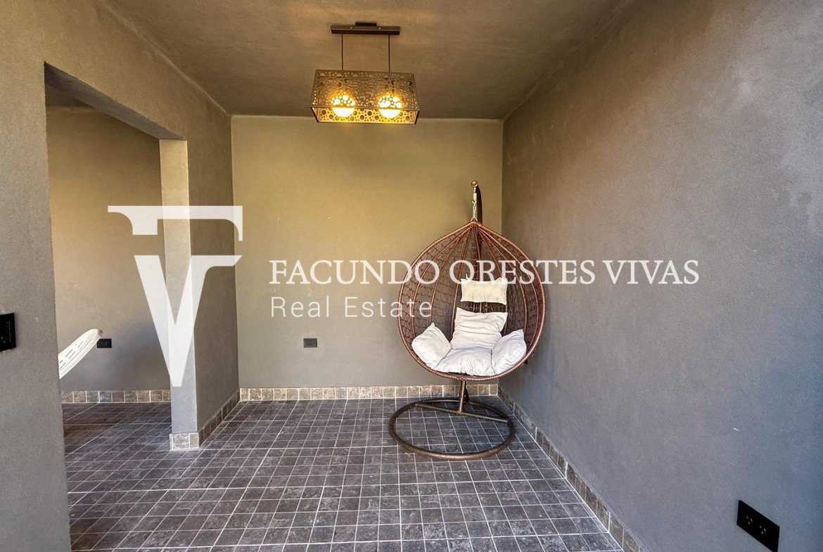 VENTA – CASA – SEIS AMBIENTES – JARDIN- PILETA -COCHERA- TERRAZA- LINIERS