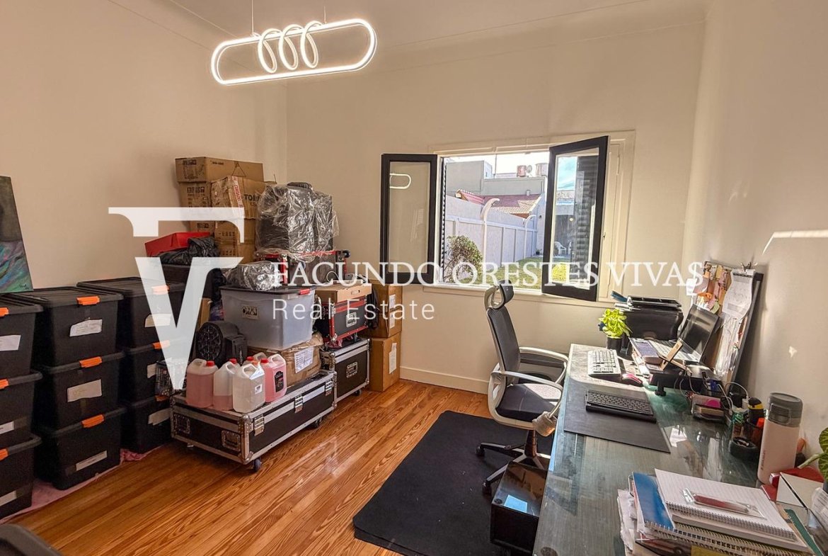 VENTA – CASA – SEIS AMBIENTES – JARDIN- PILETA -COCHERA- TERRAZA- LINIERS