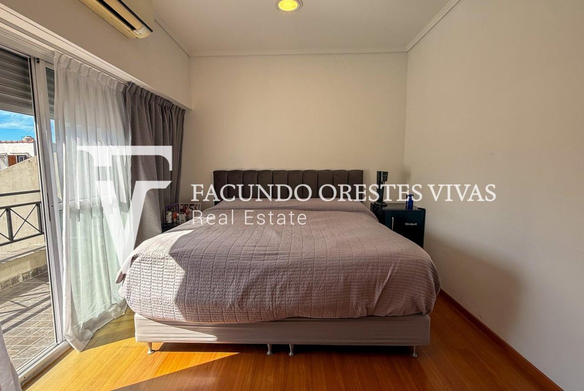 VENTA – CASA – SEIS AMBIENTES – JARDIN- PILETA -COCHERA- TERRAZA- LINIERS