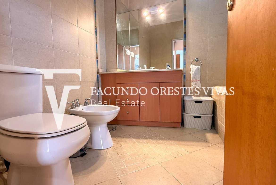 VENTA – CASA – SEIS AMBIENTES – JARDIN- PILETA -COCHERA- TERRAZA- LINIERS